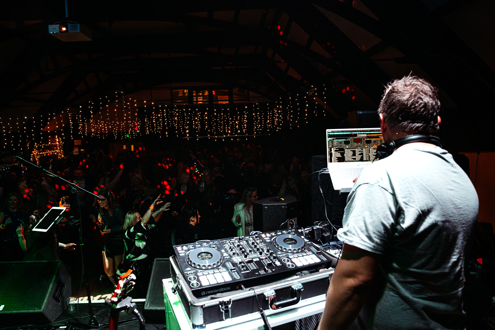 Live event atmosphere and performance photograph 4